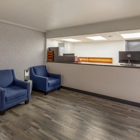 Baymont By Wyndham Laredo Hotell Eksteriør bilde